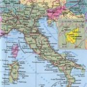 Podrobná mapa Itálie v ruštině s městy a letovisky