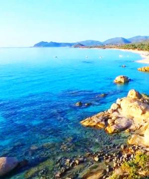 Dovolená na Sardinii: rajský ostrov mezi smaragdovými vodami Relax na Sardinii