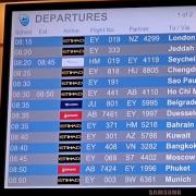 Tranzit az Abu Dhabi repülőtéren: program, szálloda, étel, internet